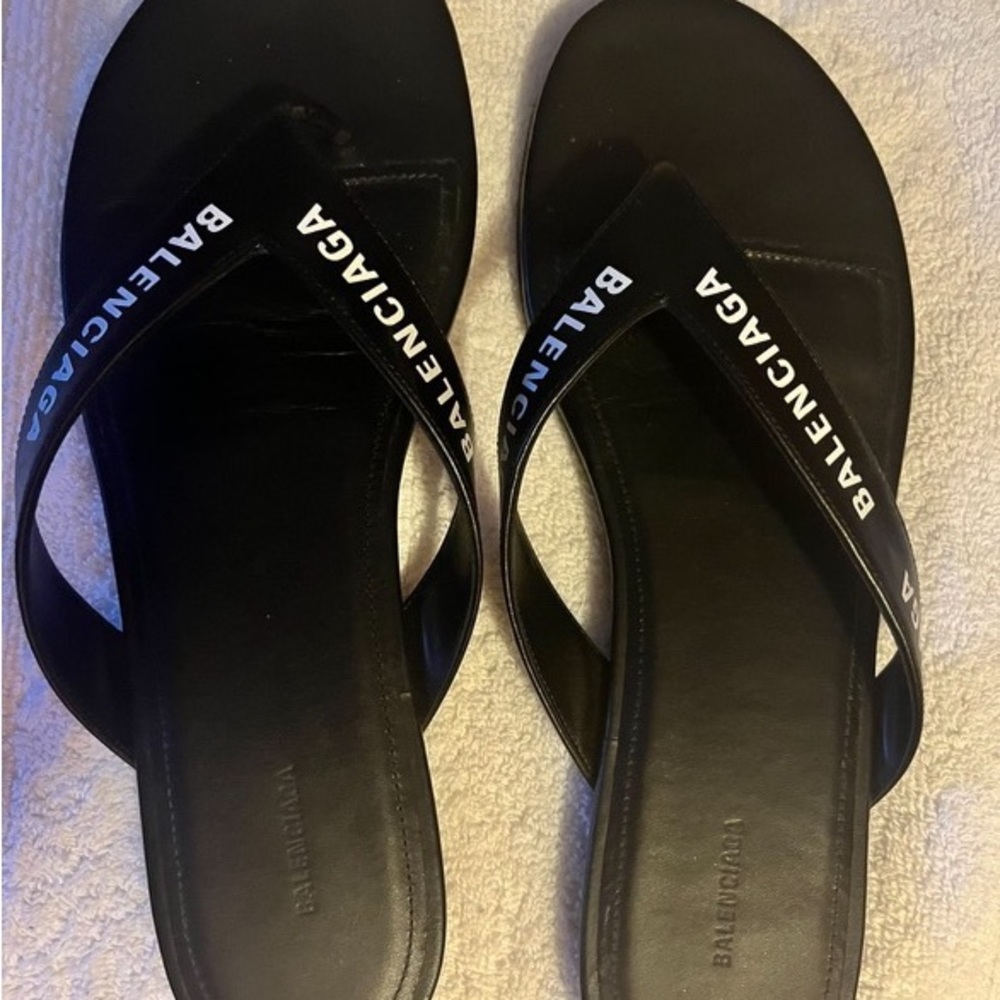 Balenciaga
Balenciaga Logo Strap Thong Sandals